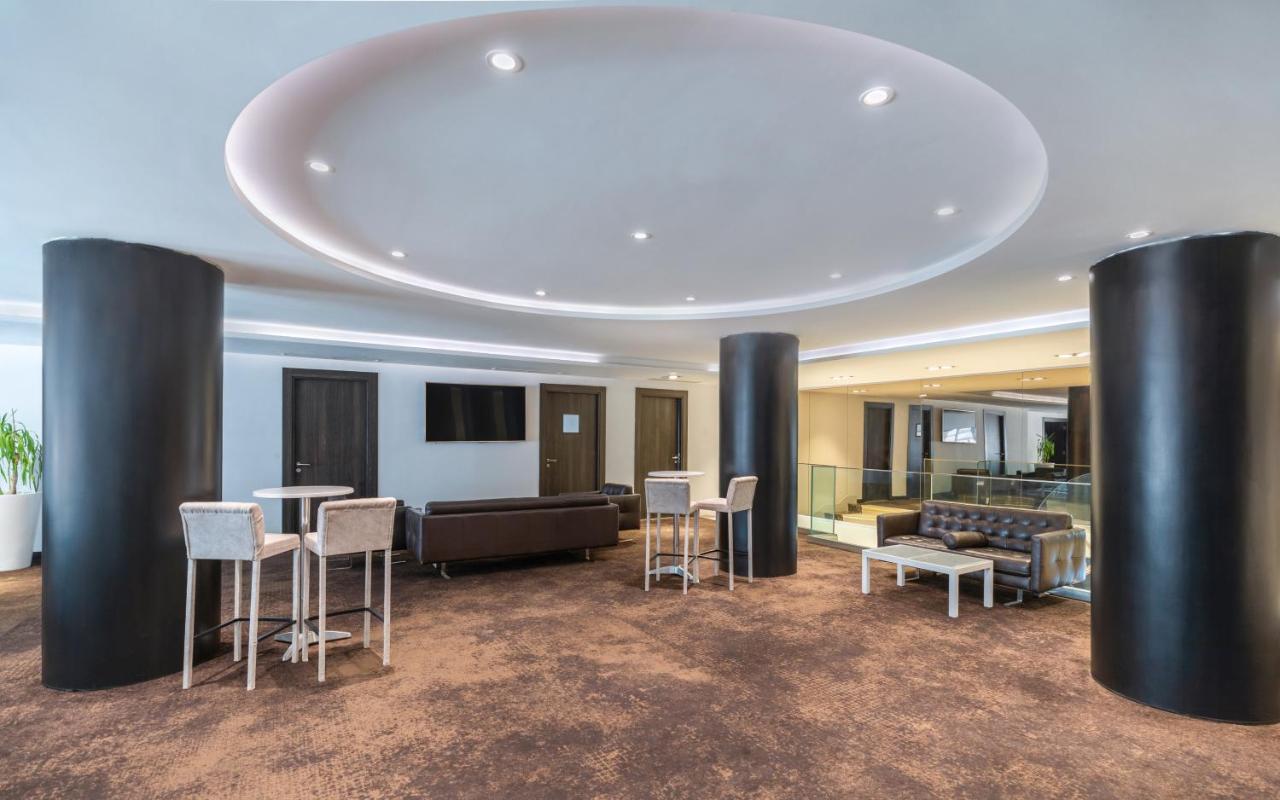 Radisson Hotel Sfax Eksteriør billede The lounge at the airport