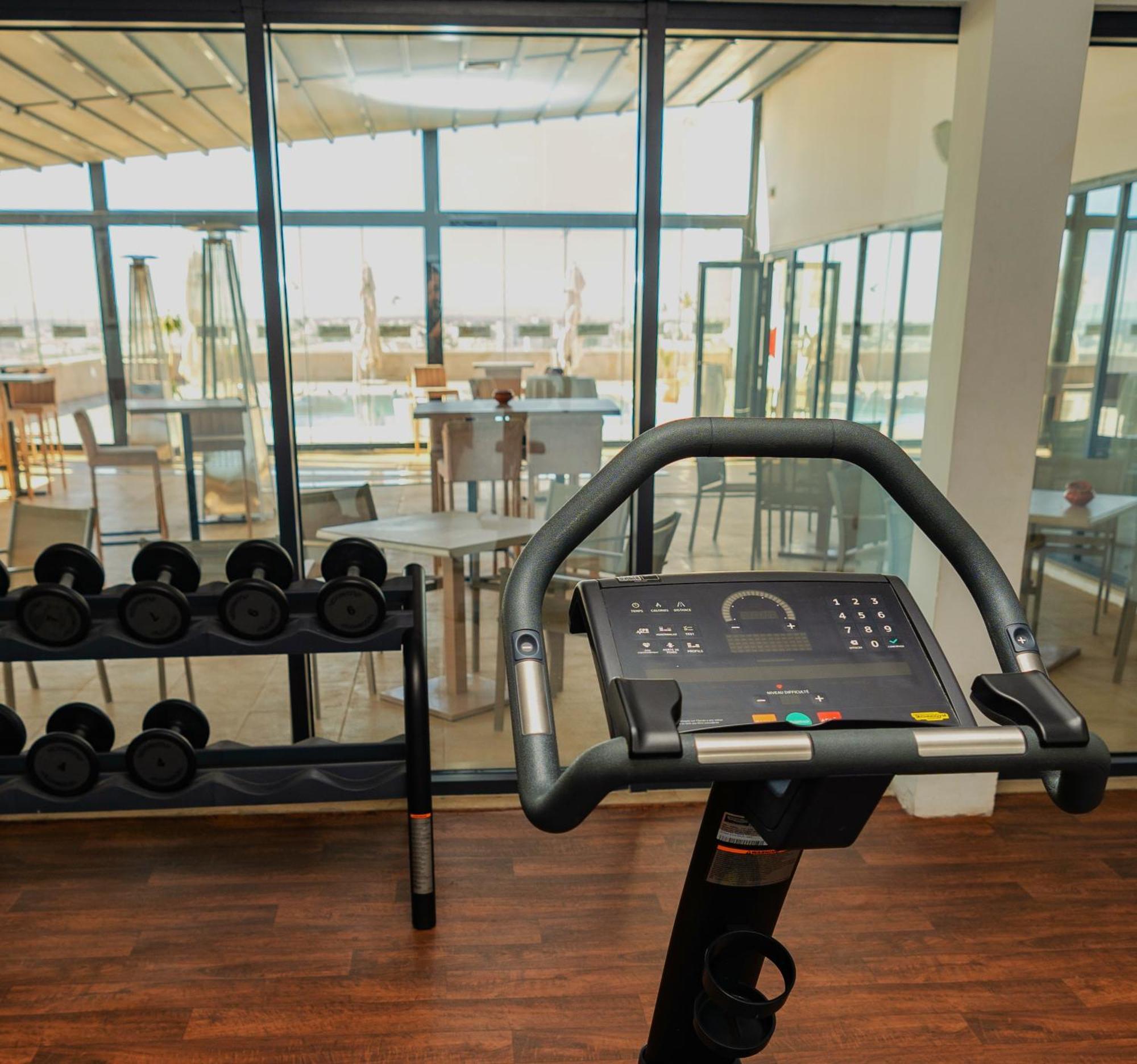 Radisson Hotel Sfax Eksteriør billede The gym at the hotel