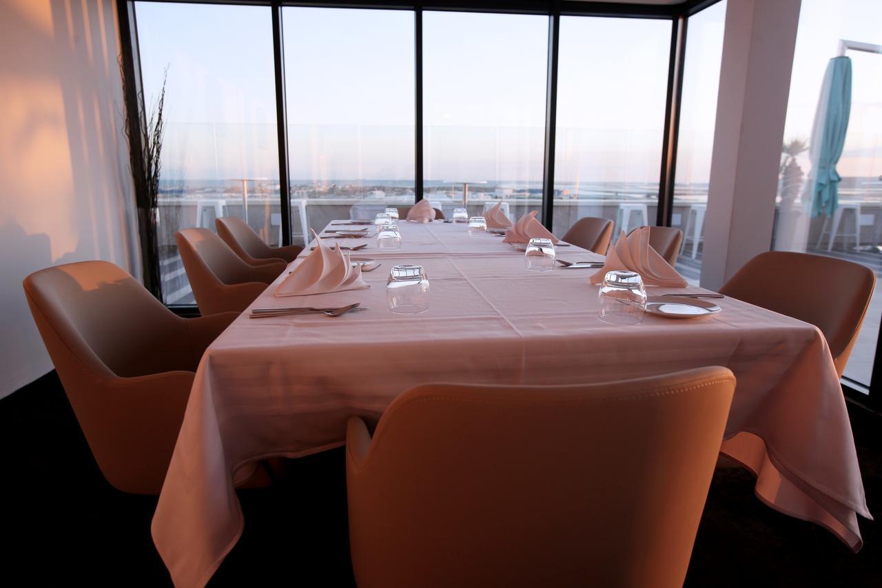 Radisson Hotel Sfax Eksteriør billede Restaurant