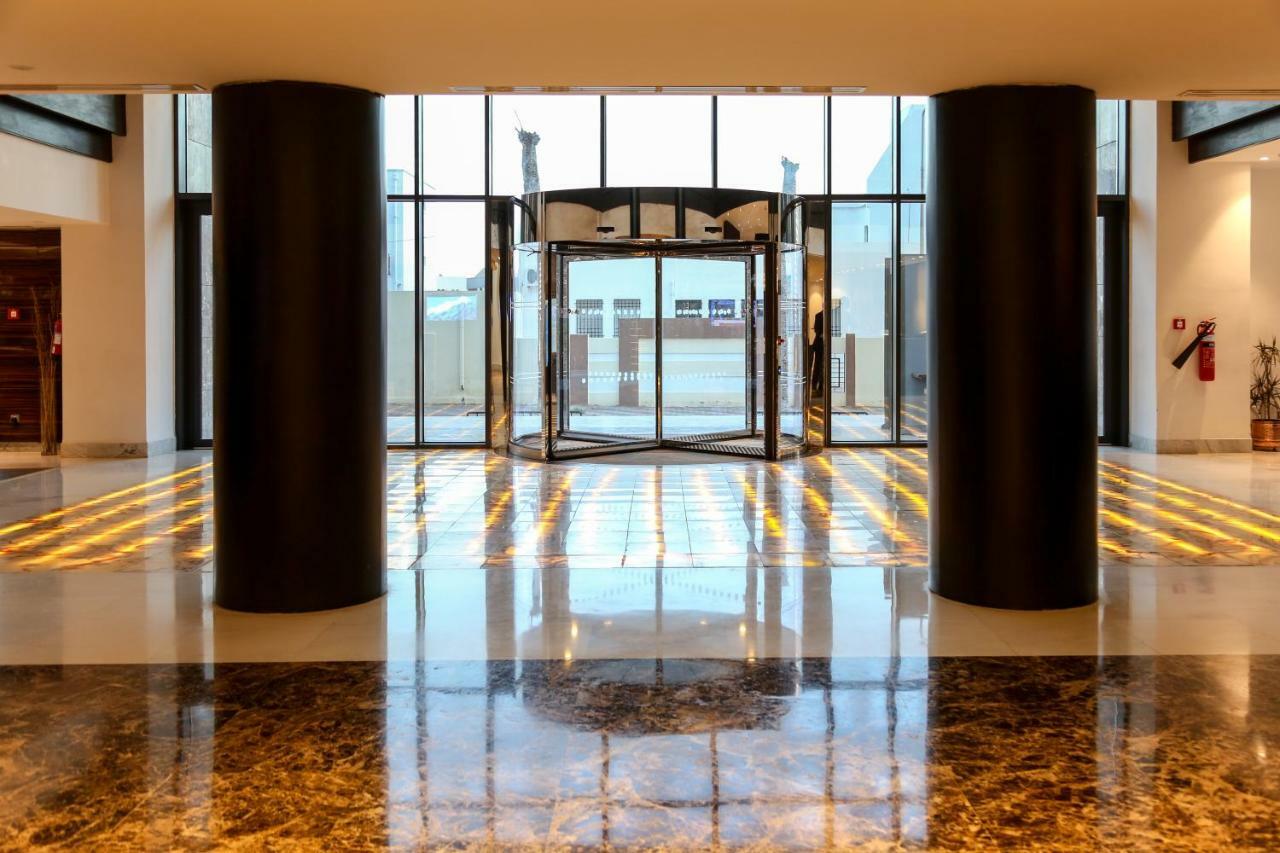 Radisson Hotel Sfax Eksteriør billede Entrance to the hotel
